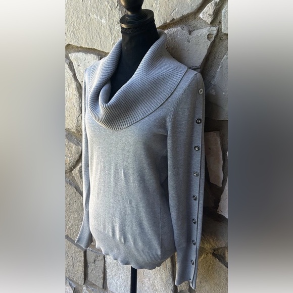 White House Black Market Cowl Neck Sweater Medium Gray Button Accents Excellent - Picture 2 of 7